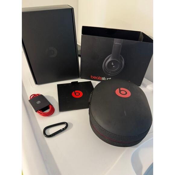 Beats Studio Wireless Headphones In Original Box - Picture 1 of 12